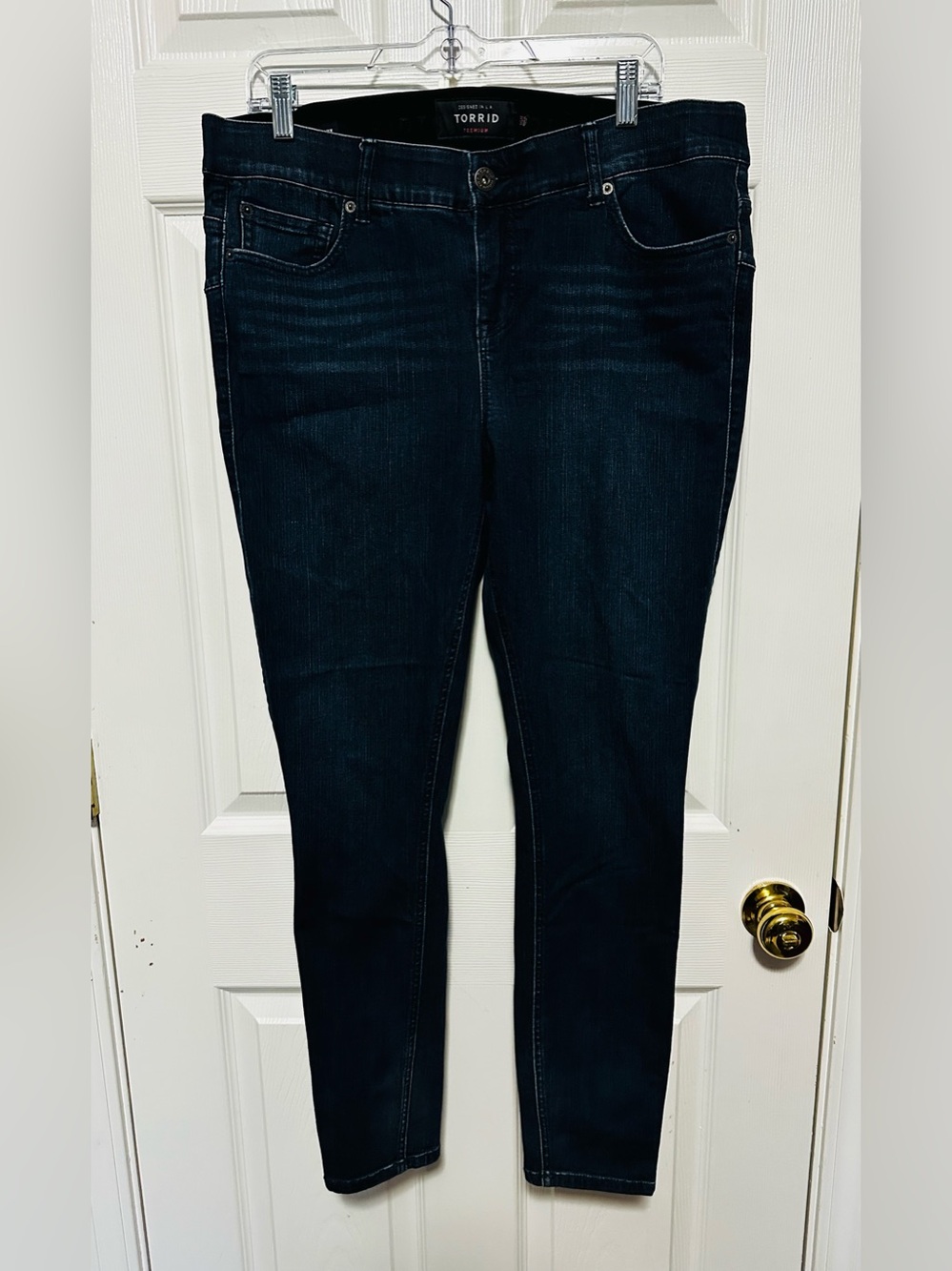 Torrid Bombshell Skinny Dark Wash Jean High Rise size 16 Regular